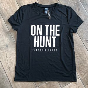 NWT Victoria Sport On The Hunt Shirt Small Black